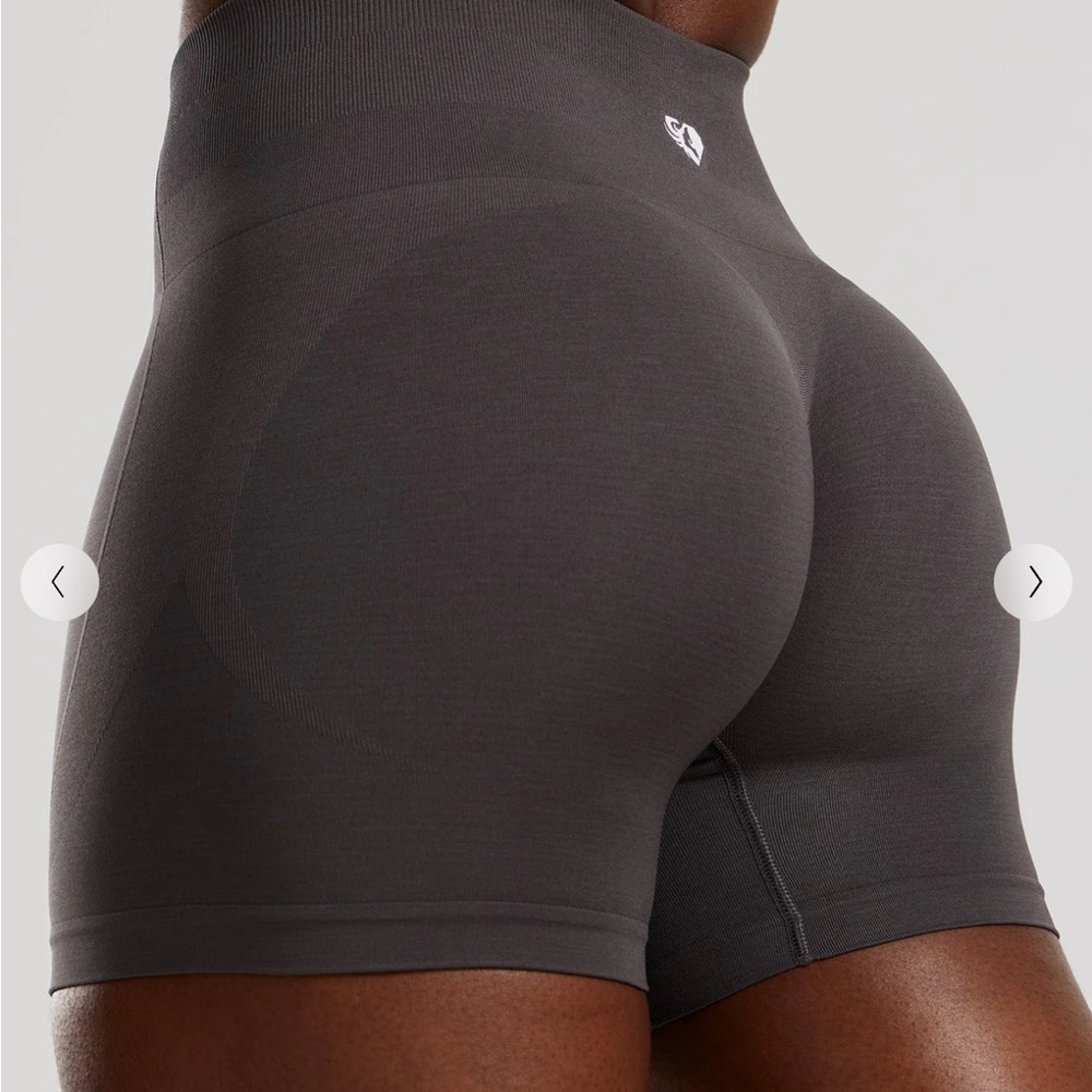 Women’s Best Define 2.0 Seamless Scrunch 4" Shorts | Graphite (S)